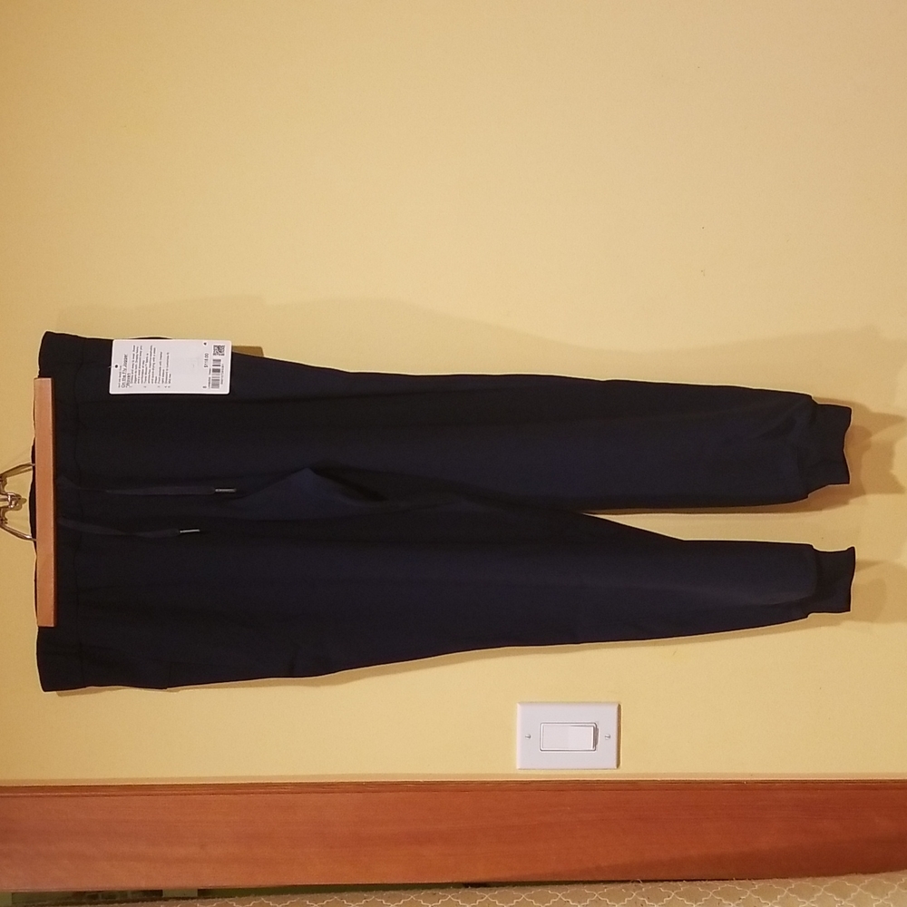 NWT On The Fly Jogger *Woven